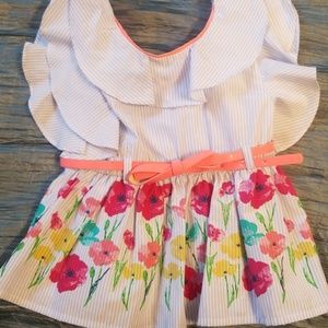 Chic stylish toddler top with leggings